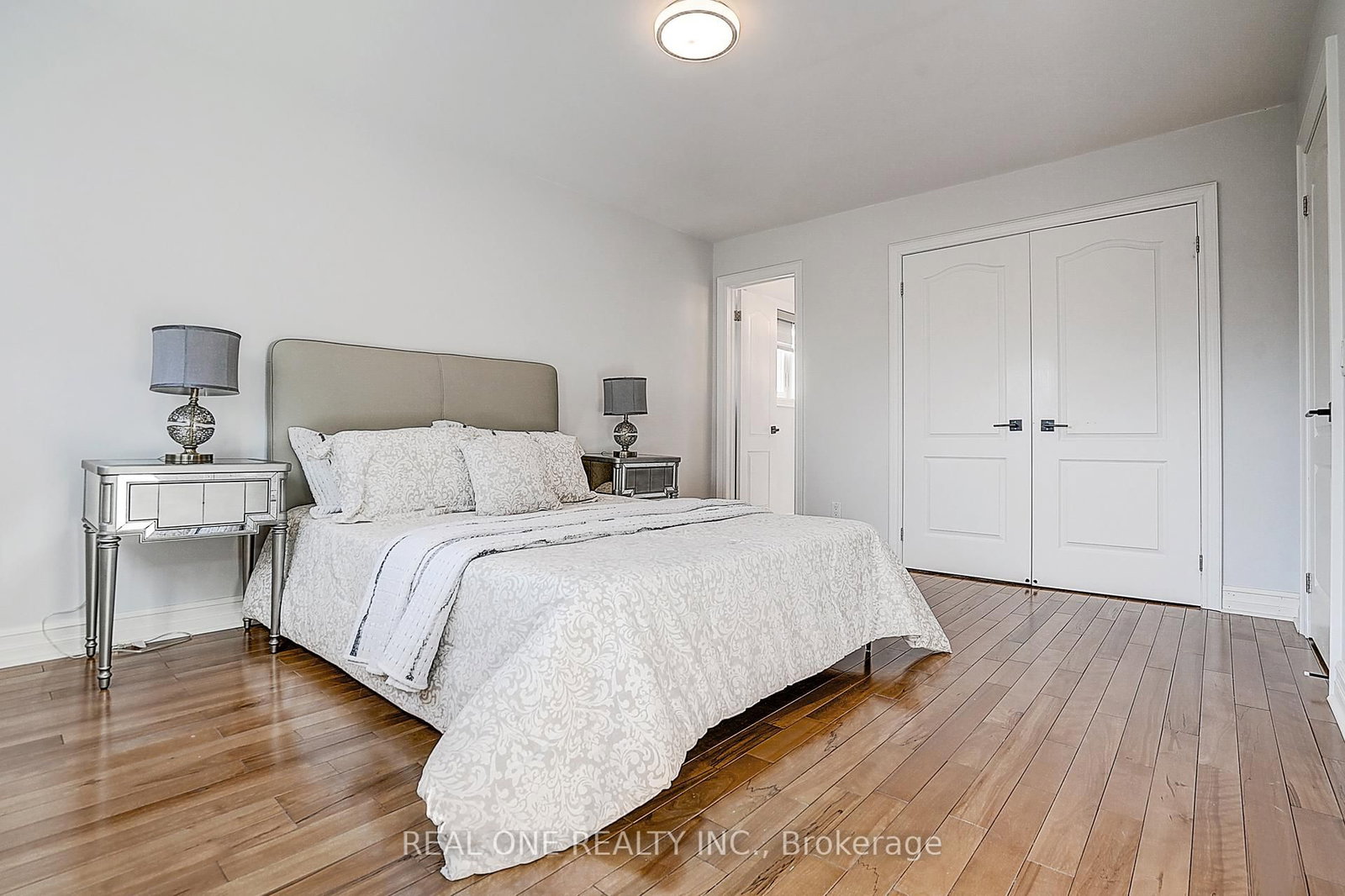 Detached House for sale at 4 Casson Place, Markham, Ontario, L3R 0G2 - Unionville - MLS: N12976324