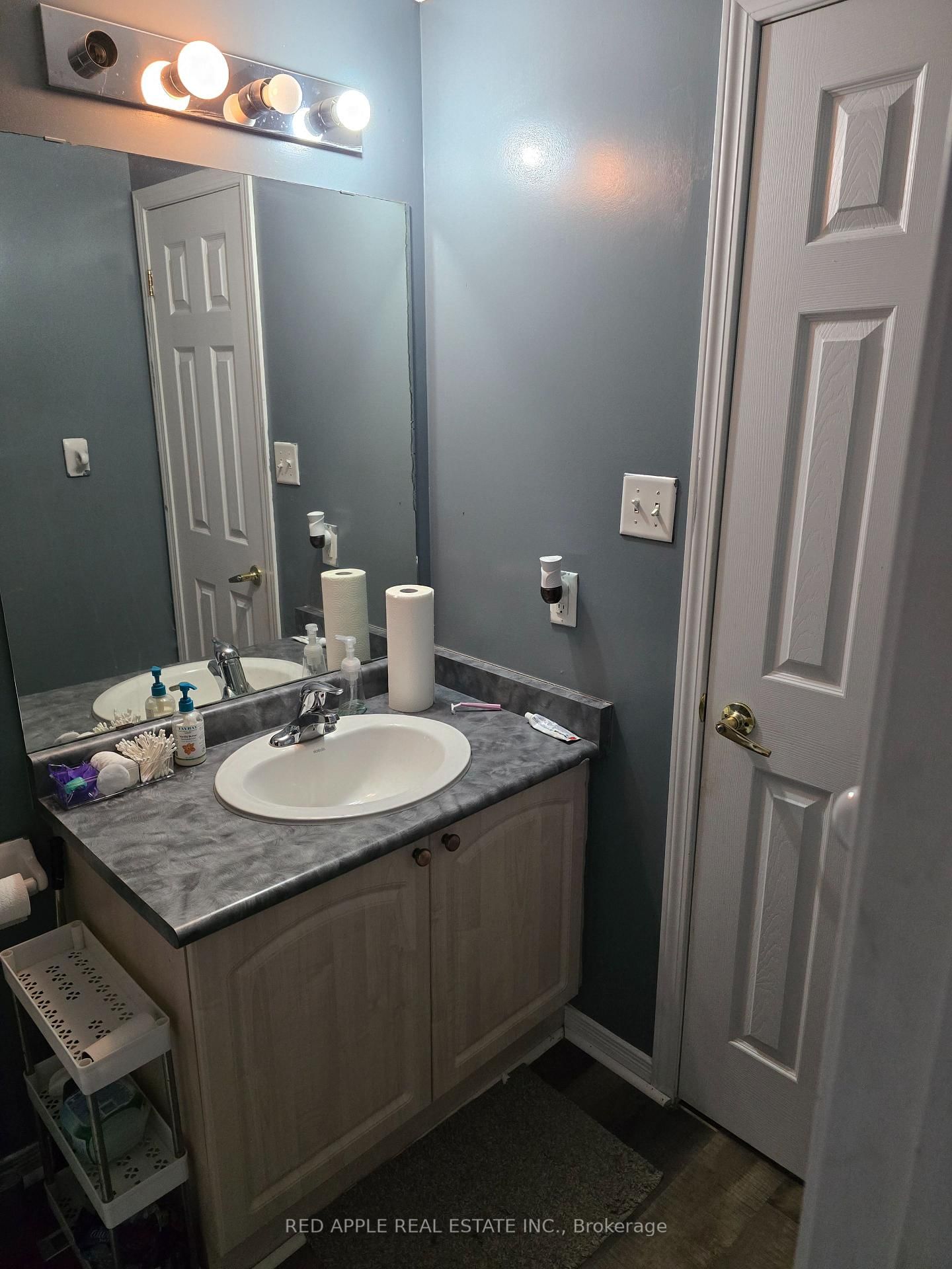 Townhouse for sale at 2029 Swan Street, Innisfil, Ontario, L9S 0B5 - Alcona - MLS: N12976332