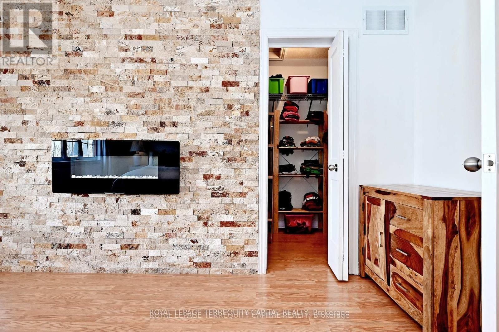 Townhouse for sale at 77 Benjamin Hood Crescent, Vaughan, Ontario, L4K 5M7 - Patterson - MLS: N12976474