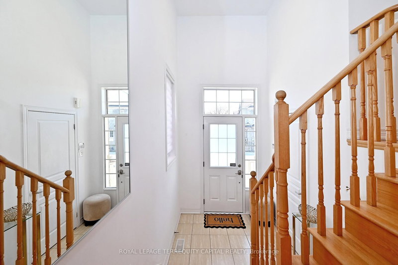 77 Benjamin Hood Cres, Vaughan, L4K 5M7 | Image 3