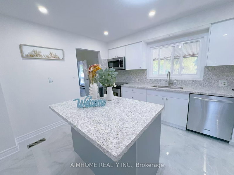 151 Riveredge Dr, Georgina, Ontario