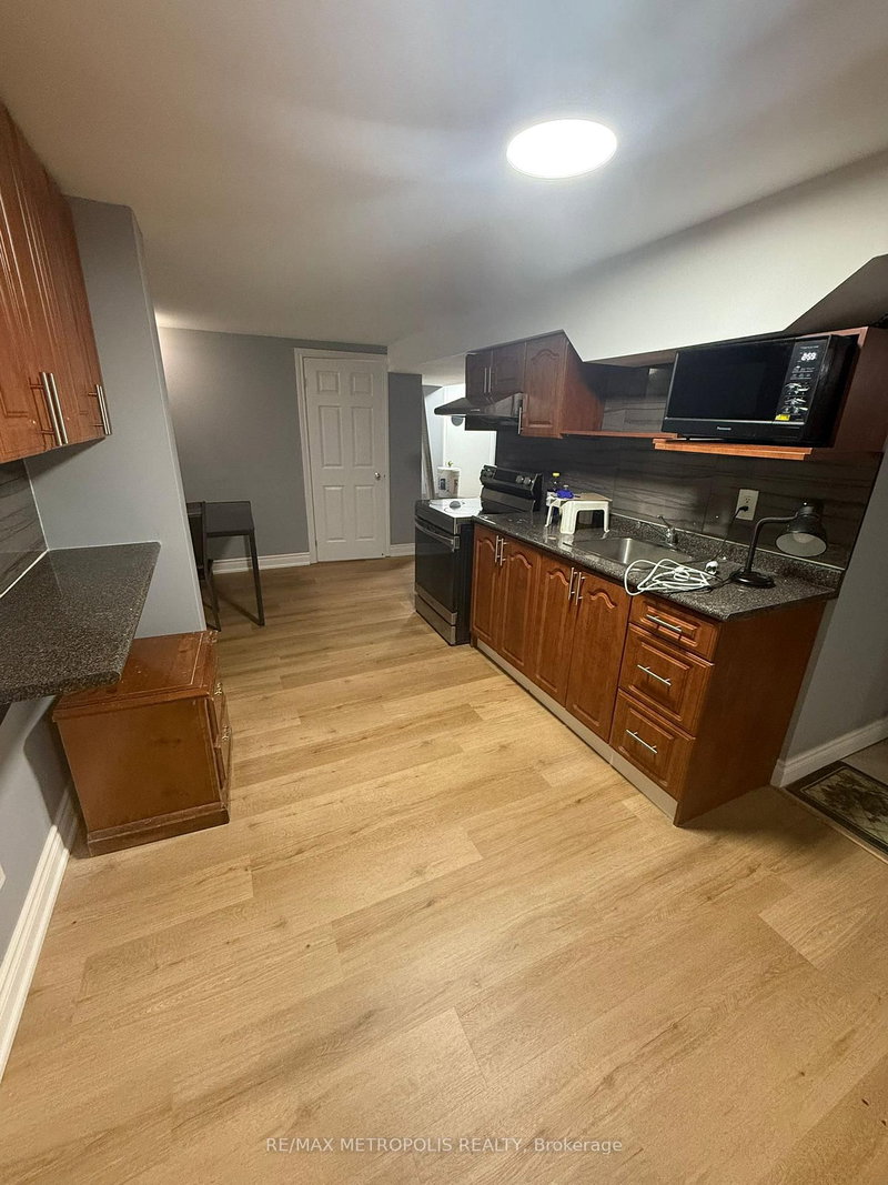 home for lease on BASEMENT-51 William Honey Crescent