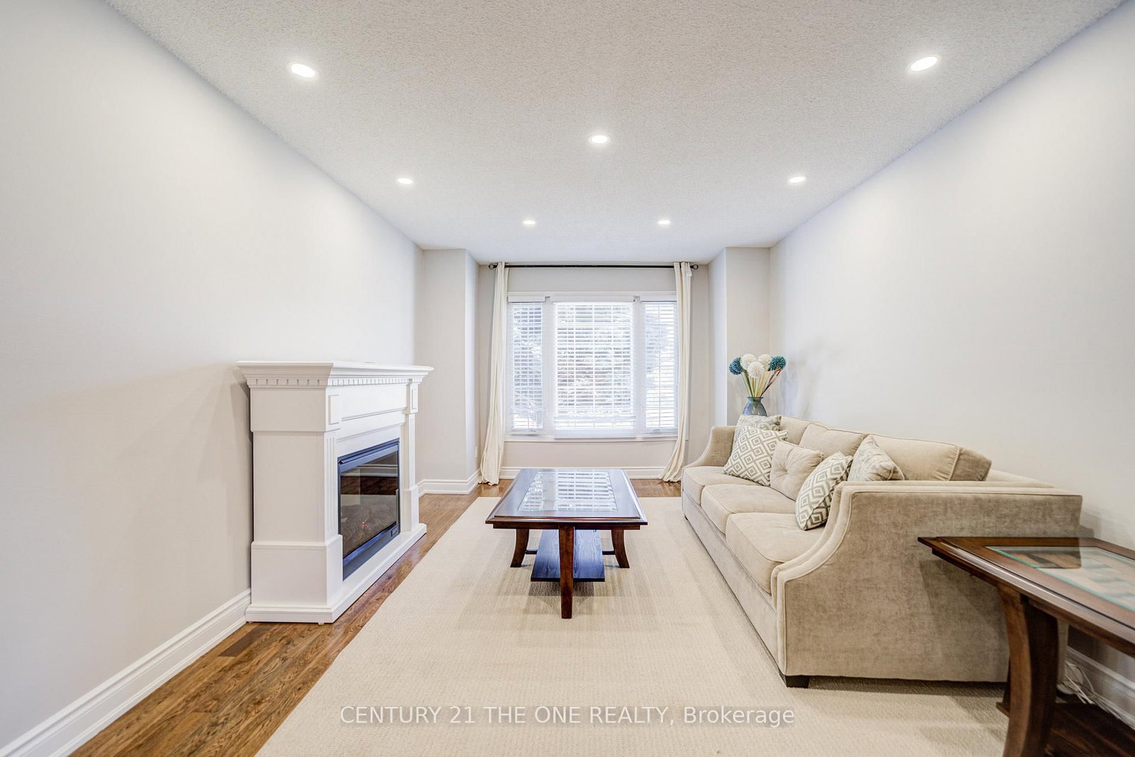 Detached House for sale at 21 Larratt Lane, Richmond Hill, Ontario, L4C 9J1 - Westbrook - MLS: N12976576