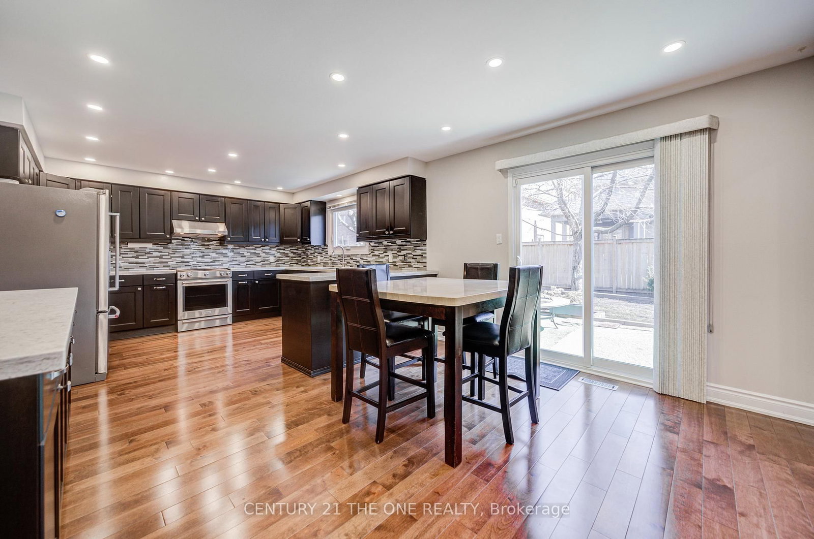 Detached House for sale at 21 Larratt Lane, Richmond Hill, Ontario, L4C 9J1 - Westbrook - MLS: N12976576