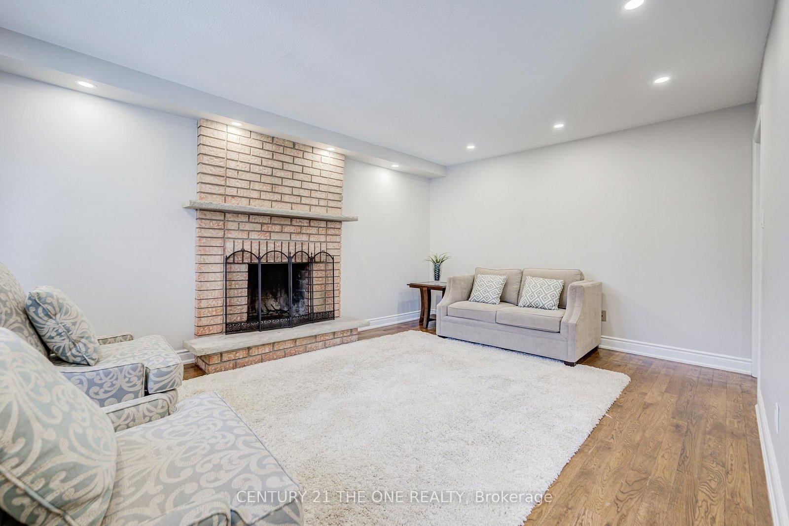 Detached House for sale at 21 Larratt Lane, Richmond Hill, Ontario, L4C 9J1 - Westbrook - MLS: N12976576