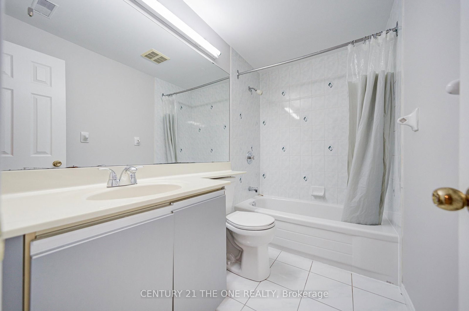 Detached House for sale at 21 Larratt Lane, Richmond Hill, Ontario, L4C 9J1 - Westbrook - MLS: N12976576