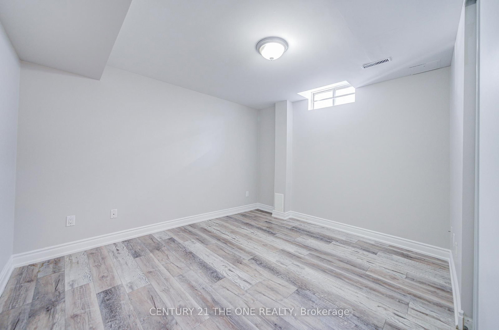 Detached House for sale at 21 Larratt Lane, Richmond Hill, Ontario, L4C 9J1 - Westbrook - MLS: N12976576