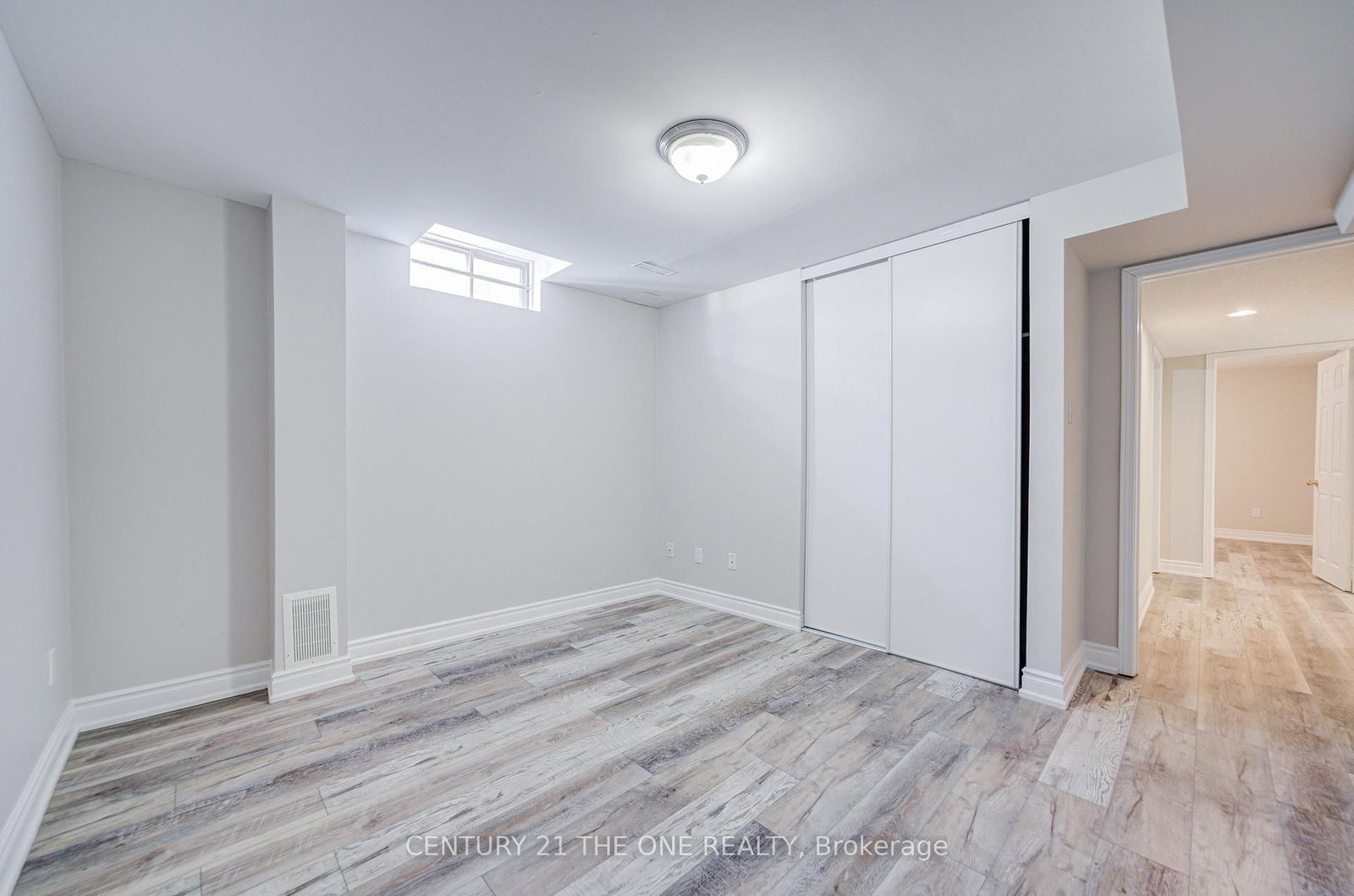 Detached House for sale at 21 Larratt Lane, Richmond Hill, Ontario, L4C 9J1 - Westbrook - MLS: N12976576