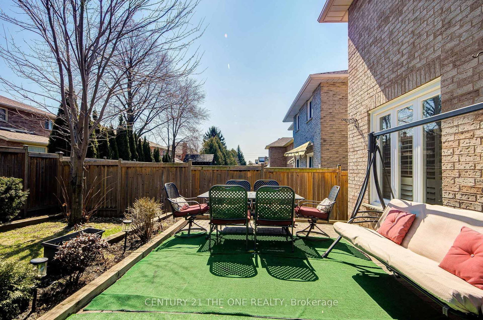 Detached House for sale at 21 Larratt Lane, Richmond Hill, Ontario, L4C 9J1 - Westbrook - MLS: N12976576