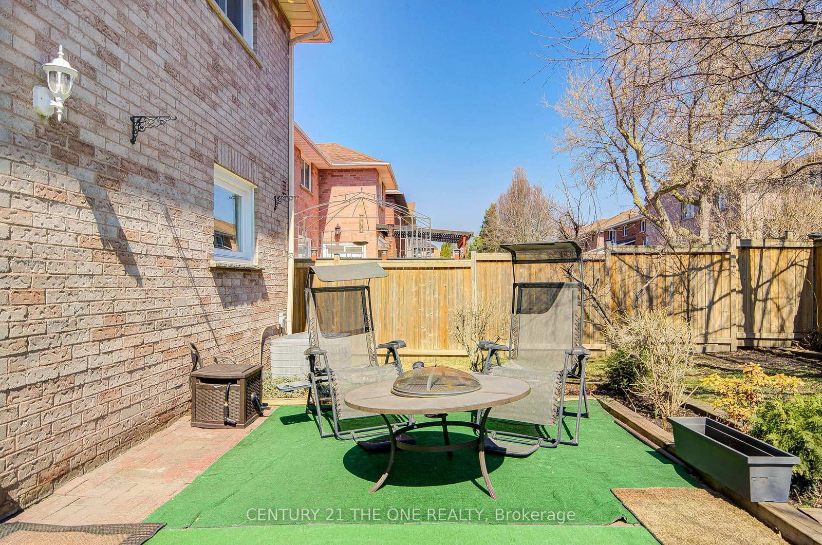 Detached House for sale at 21 Larratt Lane, Richmond Hill, Ontario, L4C 9J1 - Westbrook - MLS: N12976576