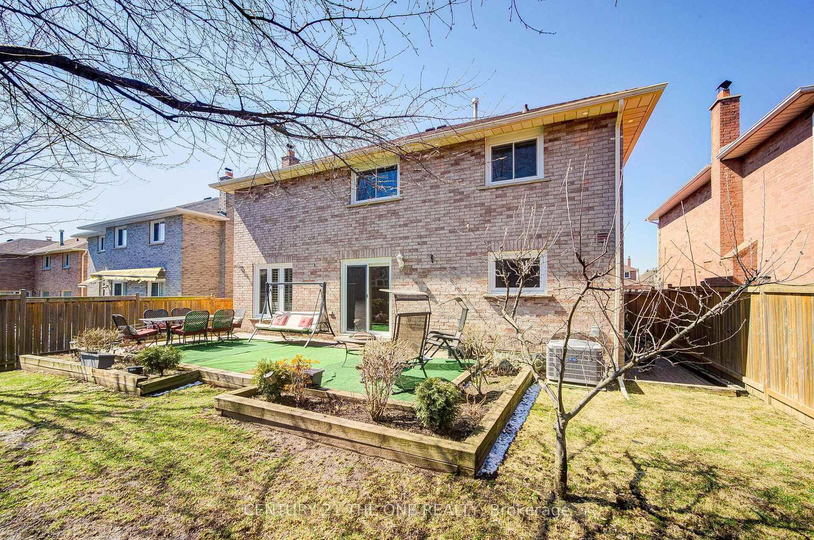 Detached House for sale at 21 Larratt Lane, Richmond Hill, Ontario, L4C 9J1 - Westbrook - MLS: N12976576