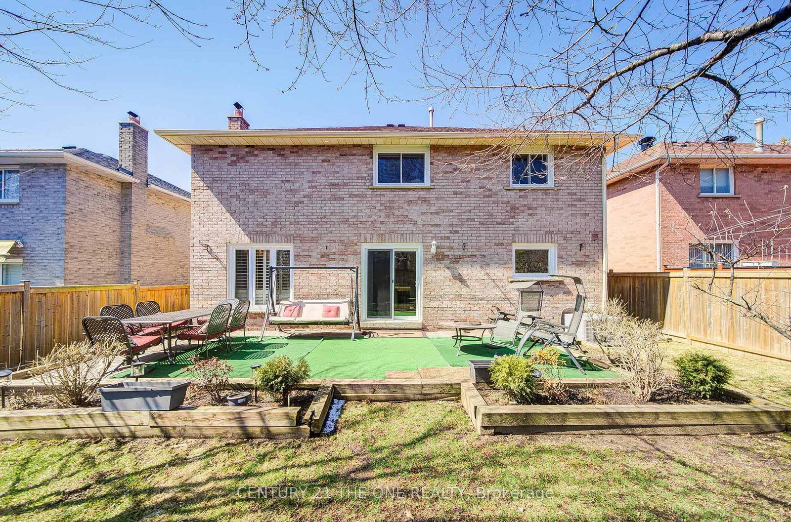 Detached House for sale at 21 Larratt Lane, Richmond Hill, Ontario, L4C 9J1 - Westbrook - MLS: N12976576