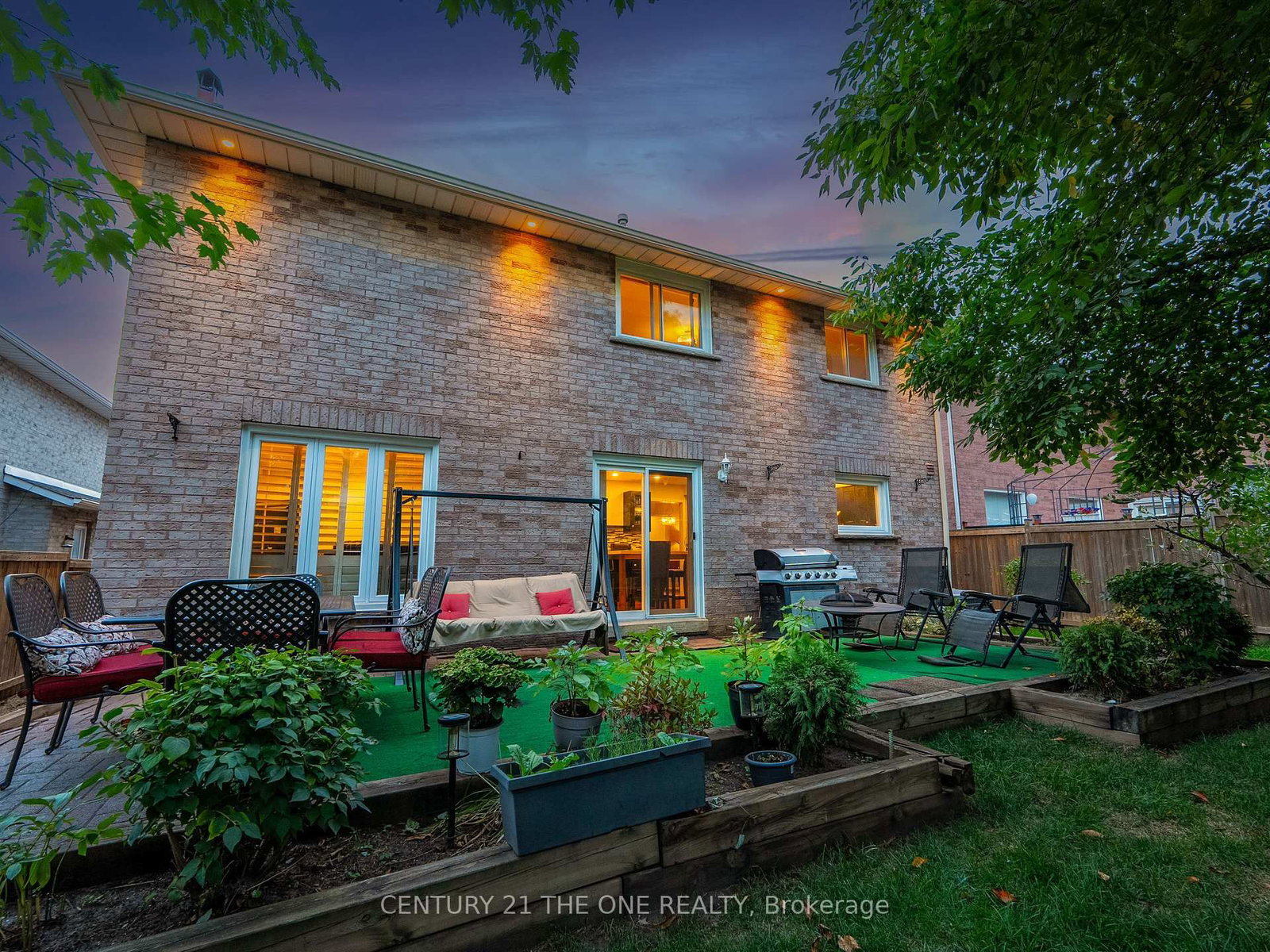 Detached House for sale at 21 Larratt Lane, Richmond Hill, Ontario, L4C 9J1 - Westbrook - MLS: N12976576