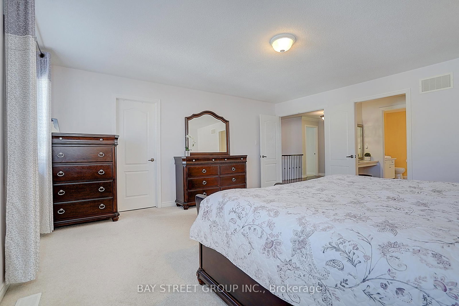 Detached House for sale at 90 Gable Avenue, Markham, Ontario, L6C 2W6 - Berczy - MLS: N12976604