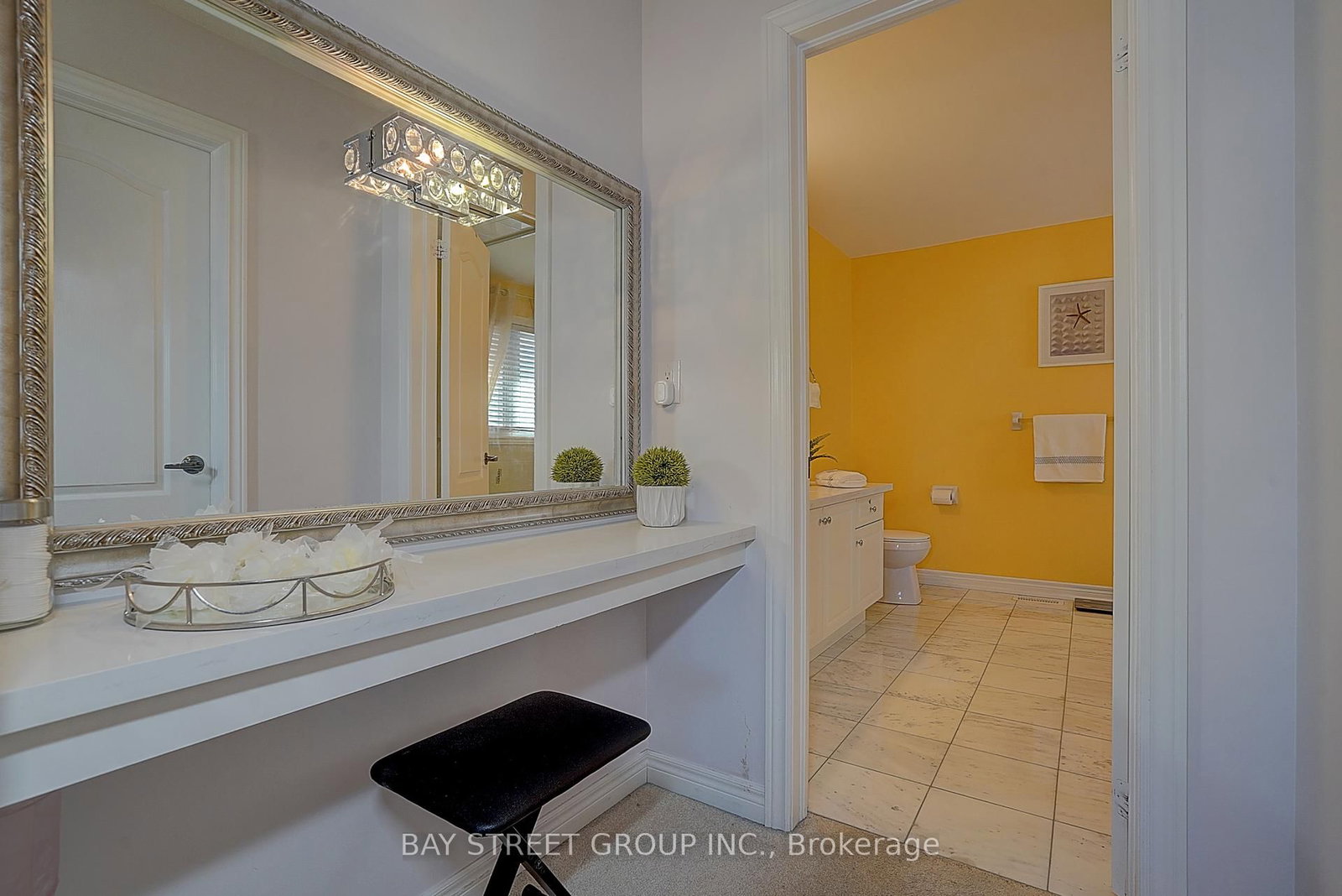 Detached House for sale at 90 Gable Avenue, Markham, Ontario, L6C 2W6 - Berczy - MLS: N12976604