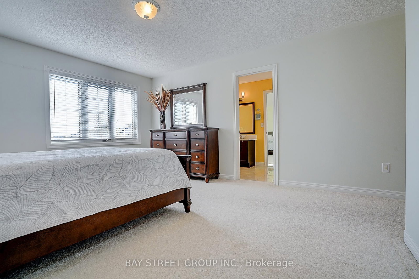 Detached House for sale at 90 Gable Avenue, Markham, Ontario, L6C 2W6 - Berczy - MLS: N12976604