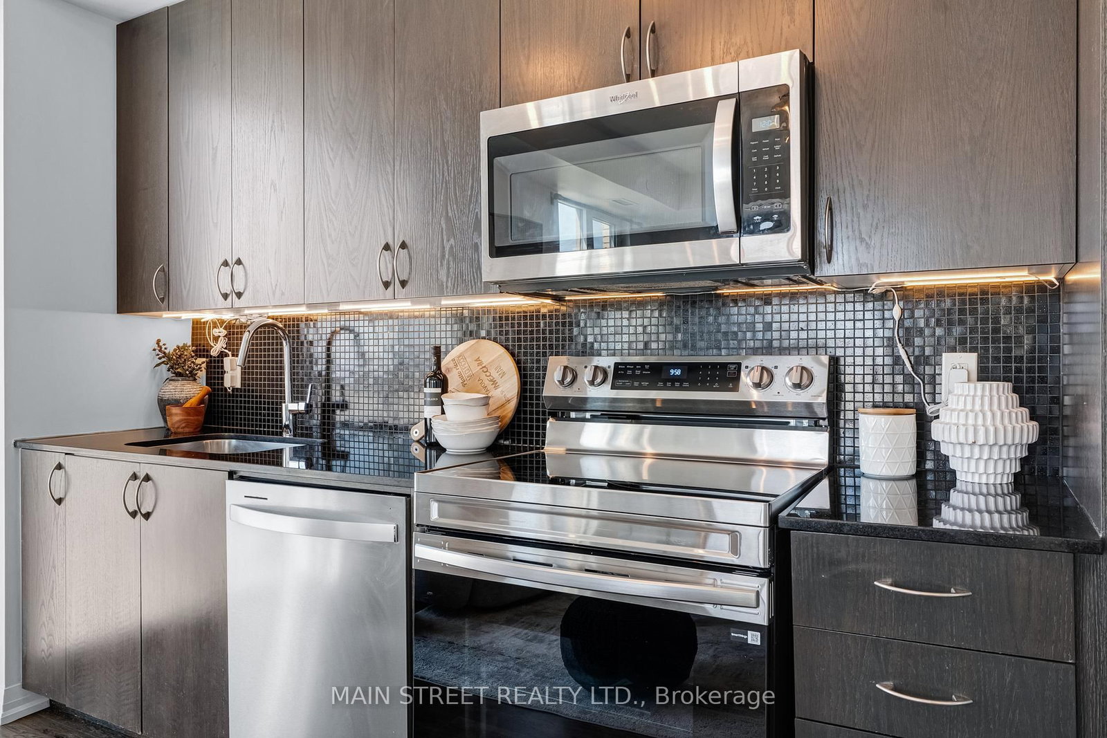 9560 Markham Road, Unit 1006 - Photo 14