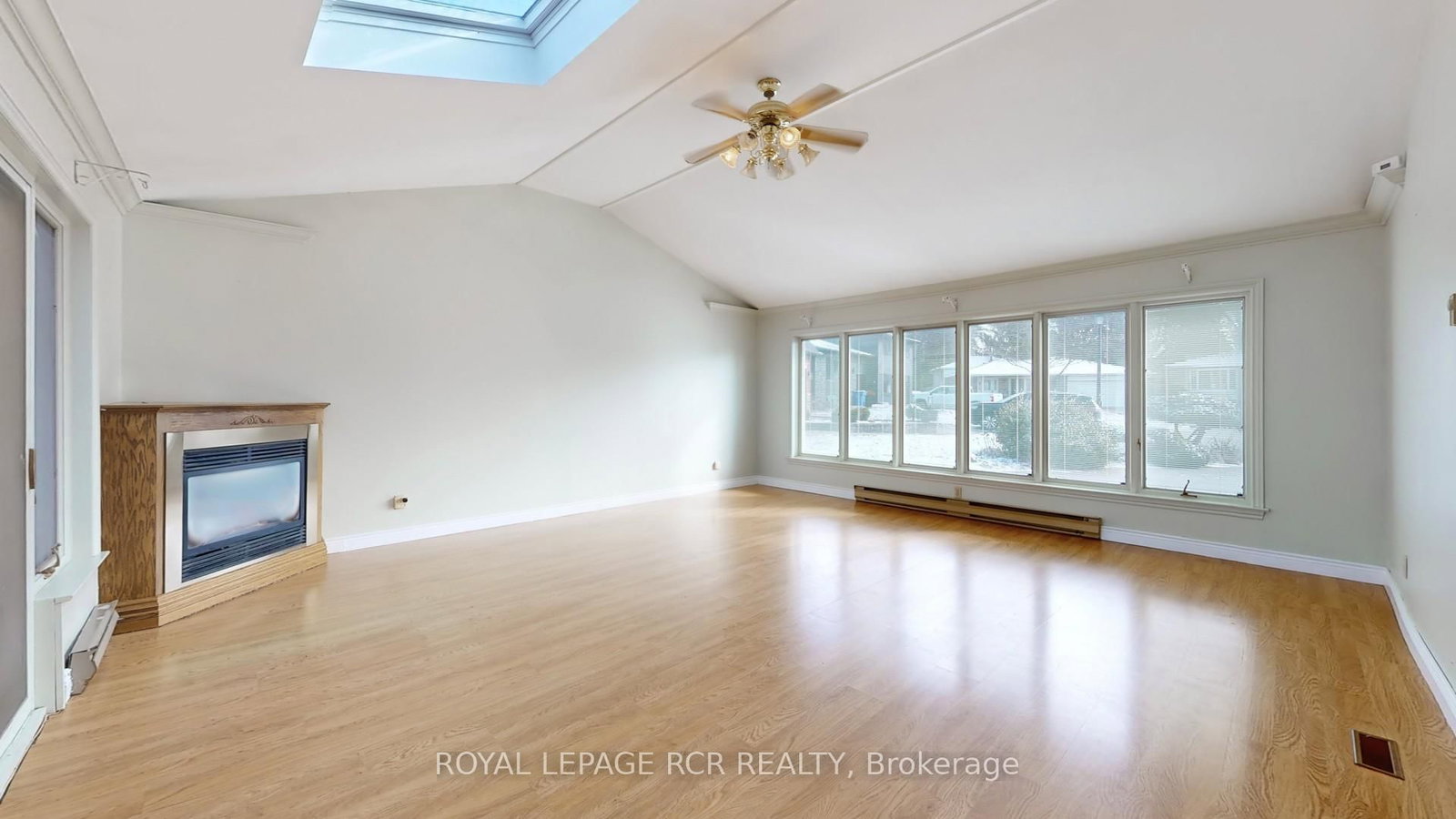 827 Legge Court - Photo 3