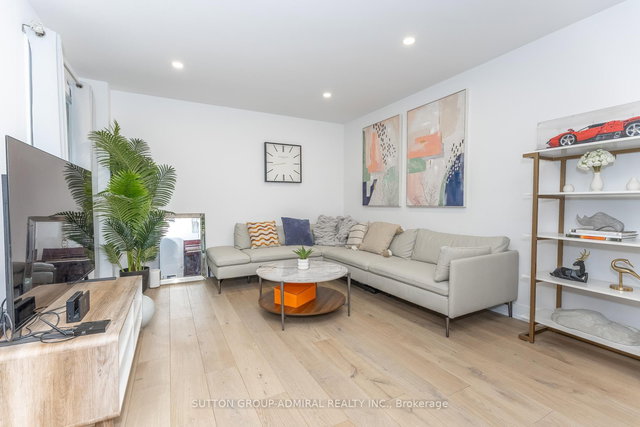 37 Spring Gate Boulevard