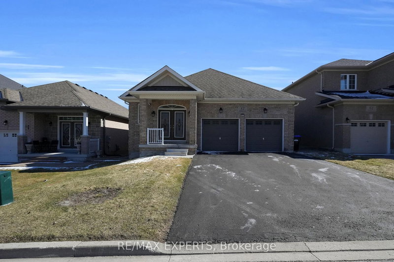 57 Hopkins Cres N, Bradford West Gwillimbury, L3Z 0R7 | Image 2