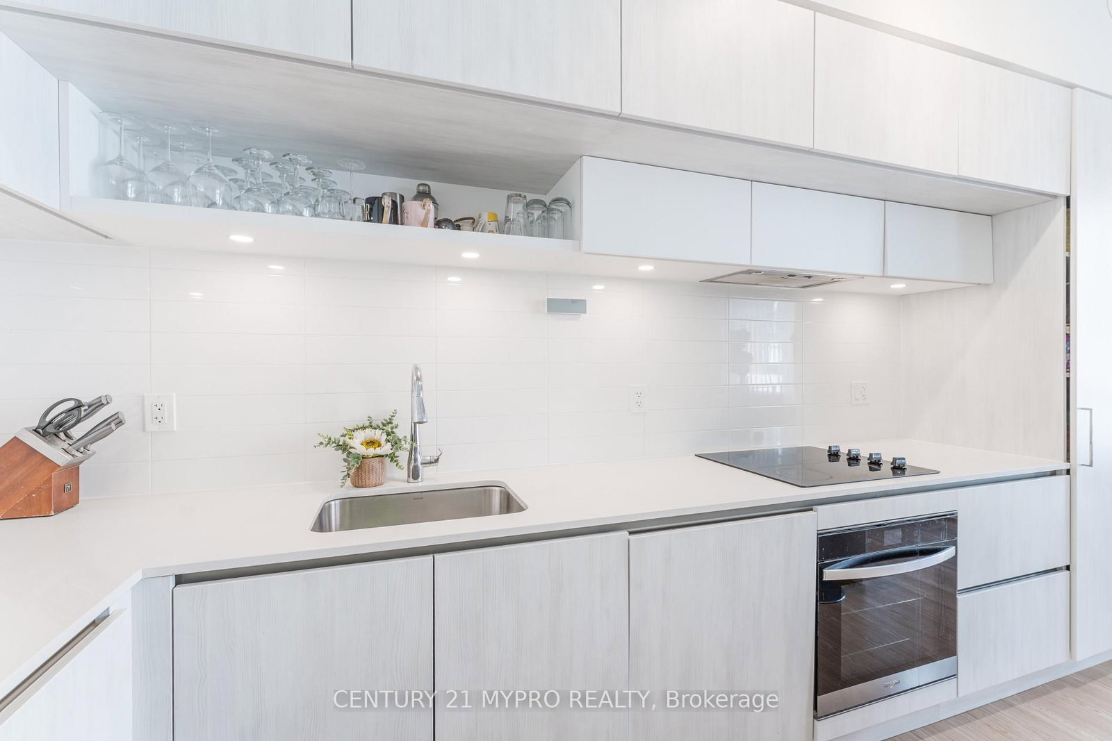 14 David Eyer Road, Unit 1007 - Photo 5