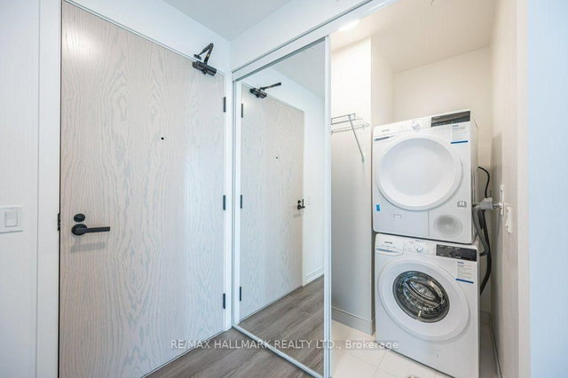 2710 - 28 Interchange Way