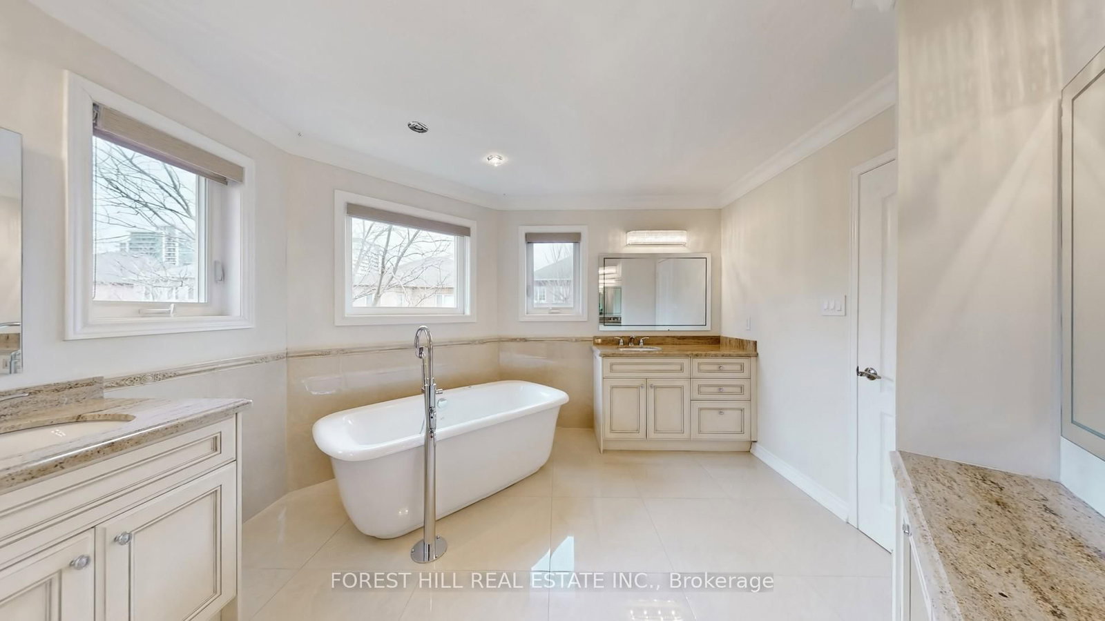 Detached House for sale at 47 Edenbridge Drive, Vaughan, Ontario, L4J 7V1 - Beverley Glen - MLS: N12977602