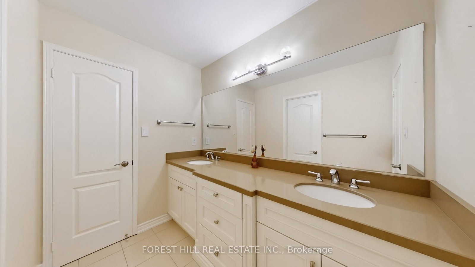 Detached House for sale at 47 Edenbridge Drive, Vaughan, Ontario, L4J 7V1 - Beverley Glen - MLS: N12977602