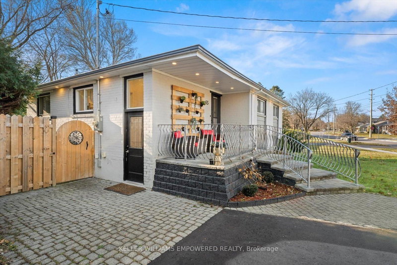 Lower 1 - 65 Murray Dr, Aurora, L4G 2C2 | Image 3