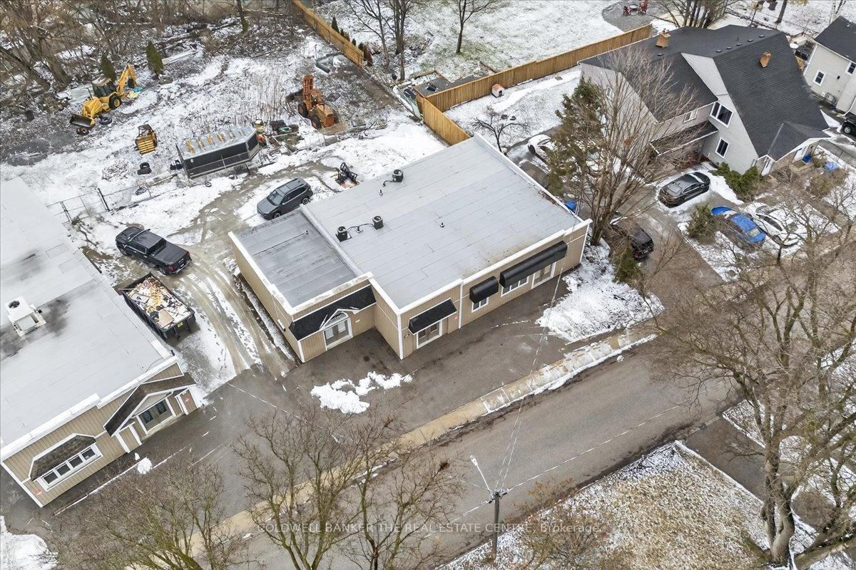 169 Charlotte Street S, Unit Unit 2 - Photo 3