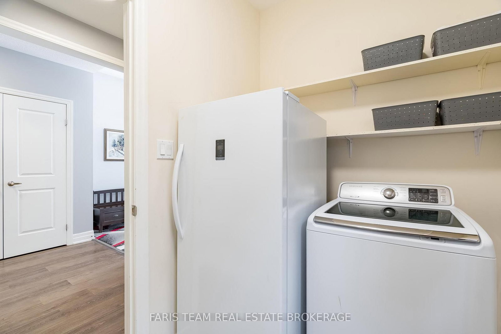 Detached House for sale at 461 Greenwood Drive, Essa, Ontario, L3W 0R4 - Angus - MLS: N12978606