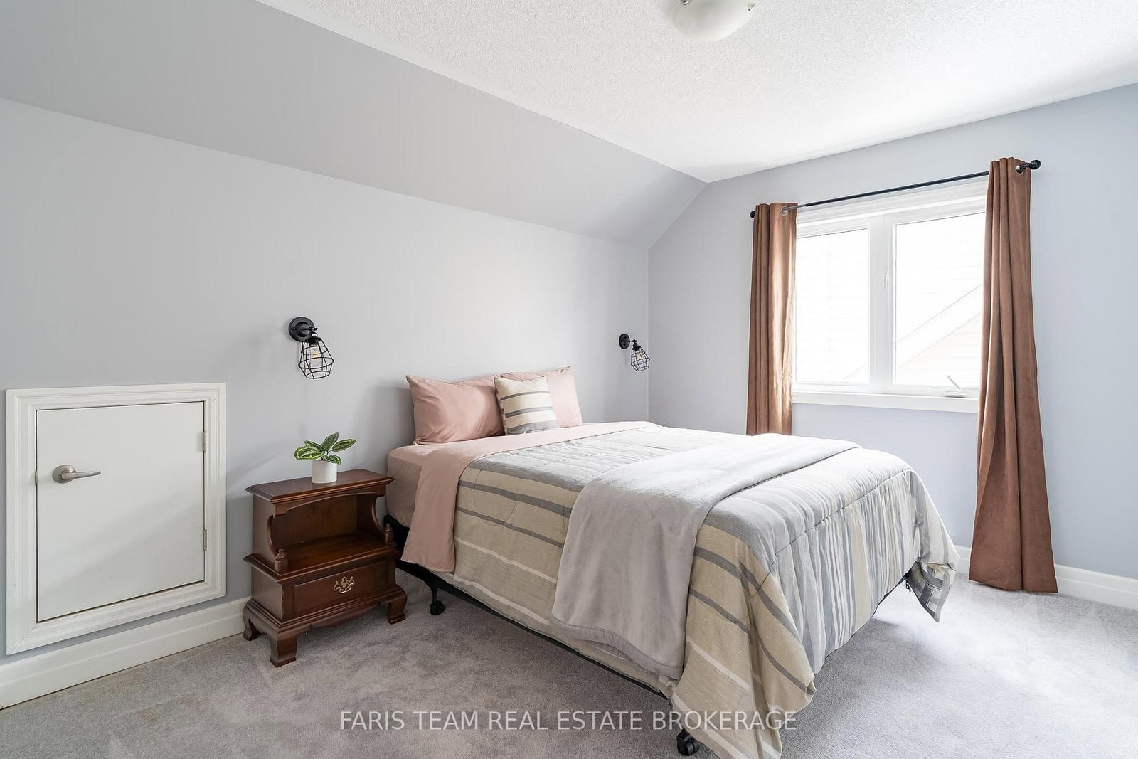 Detached House for sale at 461 Greenwood Drive, Essa, Ontario, L3W 0R4 - Angus - MLS: N12978606