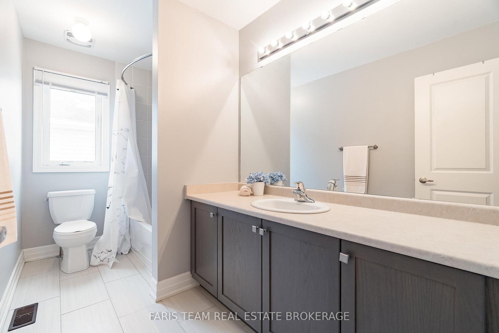 Detached House for sale at 461 Greenwood Drive, Essa, Ontario, L3W 0R4 - Angus - MLS: N12978606