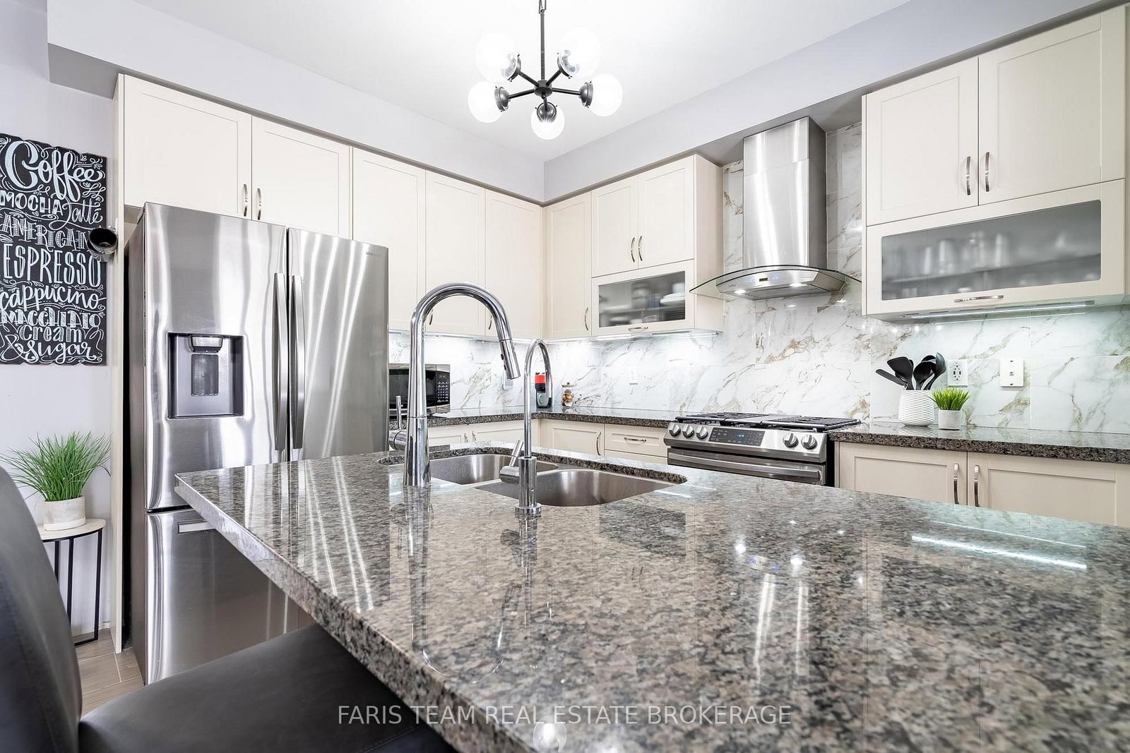 Detached House for sale at 461 Greenwood Drive, Essa, Ontario, L3W 0R4 - Angus - MLS: N12978606