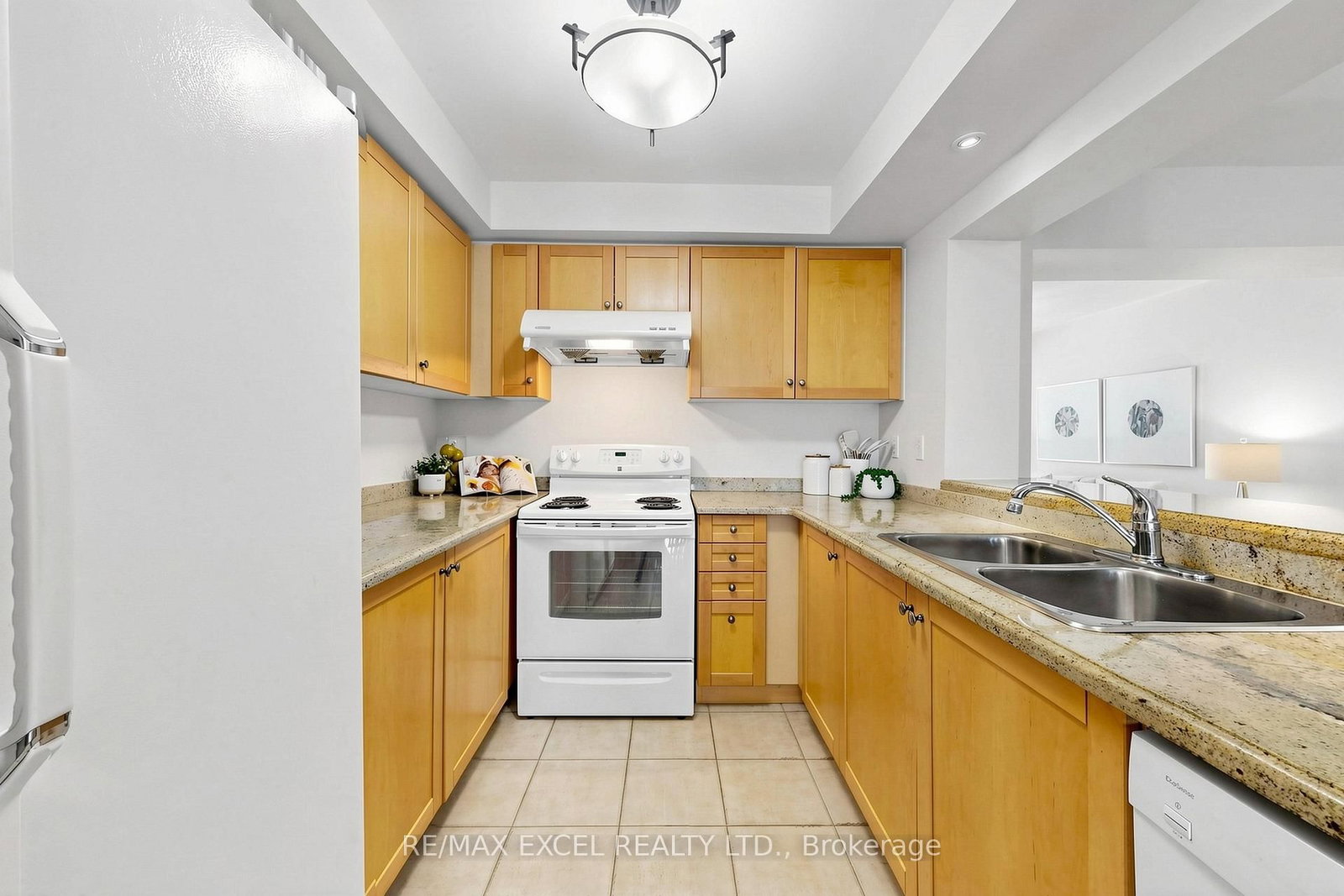 Townhouse for sale at 523 Bur Oak Avenue, Markham, Ontario, L6C 2S5 - Berczy - MLS: N12978630