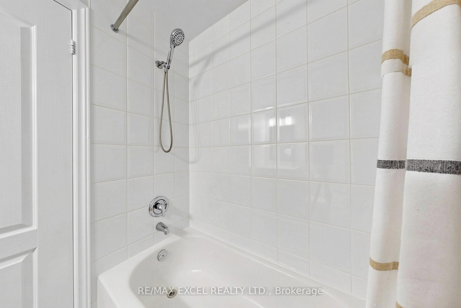 Townhouse for sale at 523 Bur Oak Avenue, Markham, Ontario, L6C 2S5 - Berczy - MLS: N12978630