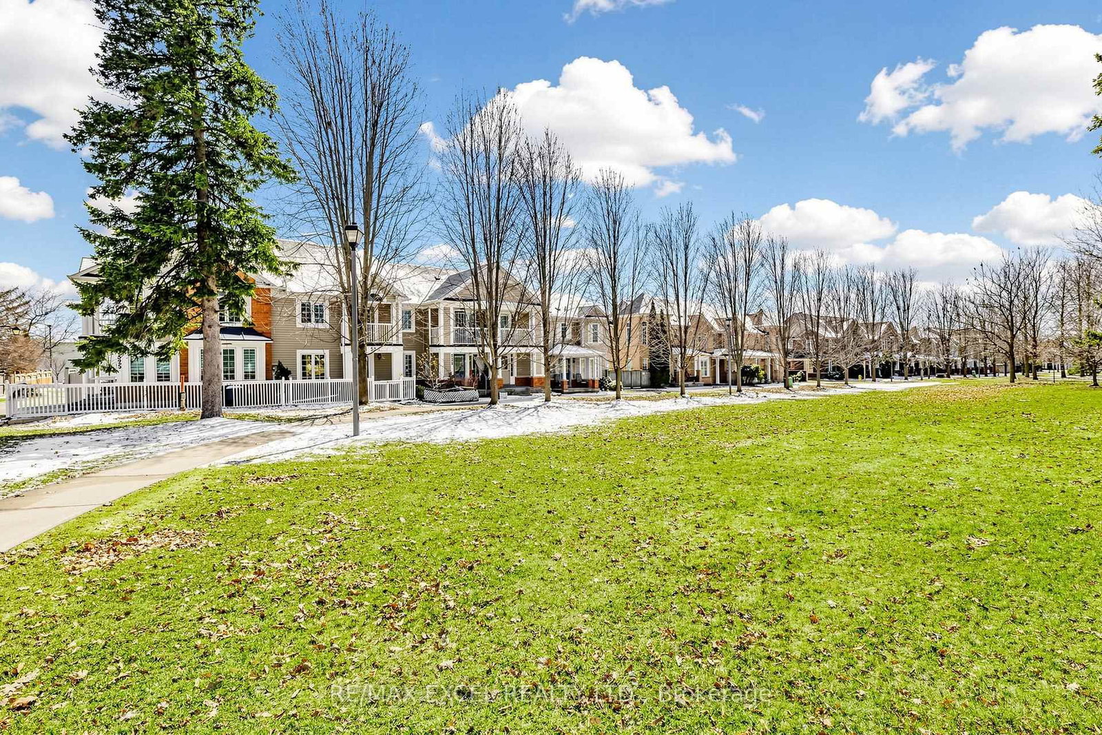 Townhouse for sale at 523 Bur Oak Avenue, Markham, Ontario, L6C 2S5 - Berczy - MLS: N12978630