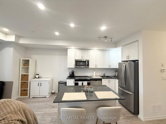 4 - 24 Lytham Green Circle