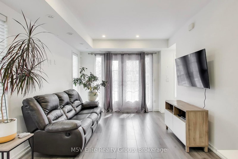 E07 - 26 Bruce St, Vaughan, L4L 0H4 | Image 2