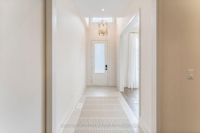 9 Vern Robertson Gate