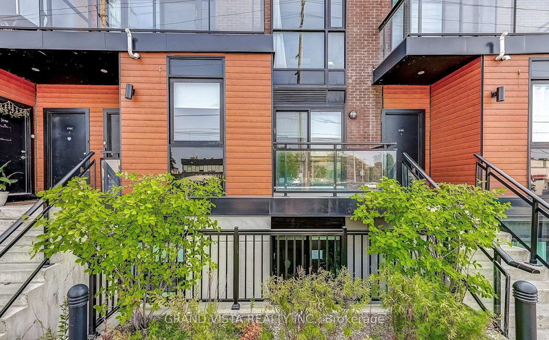 B602 - 5279 Highway 7, Vaughan, L4L 0J1 | Image 3