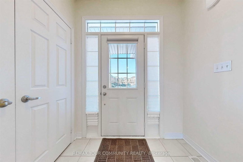 49 Napanee St, Richmond Hill, L4E 0X3 | Image 2