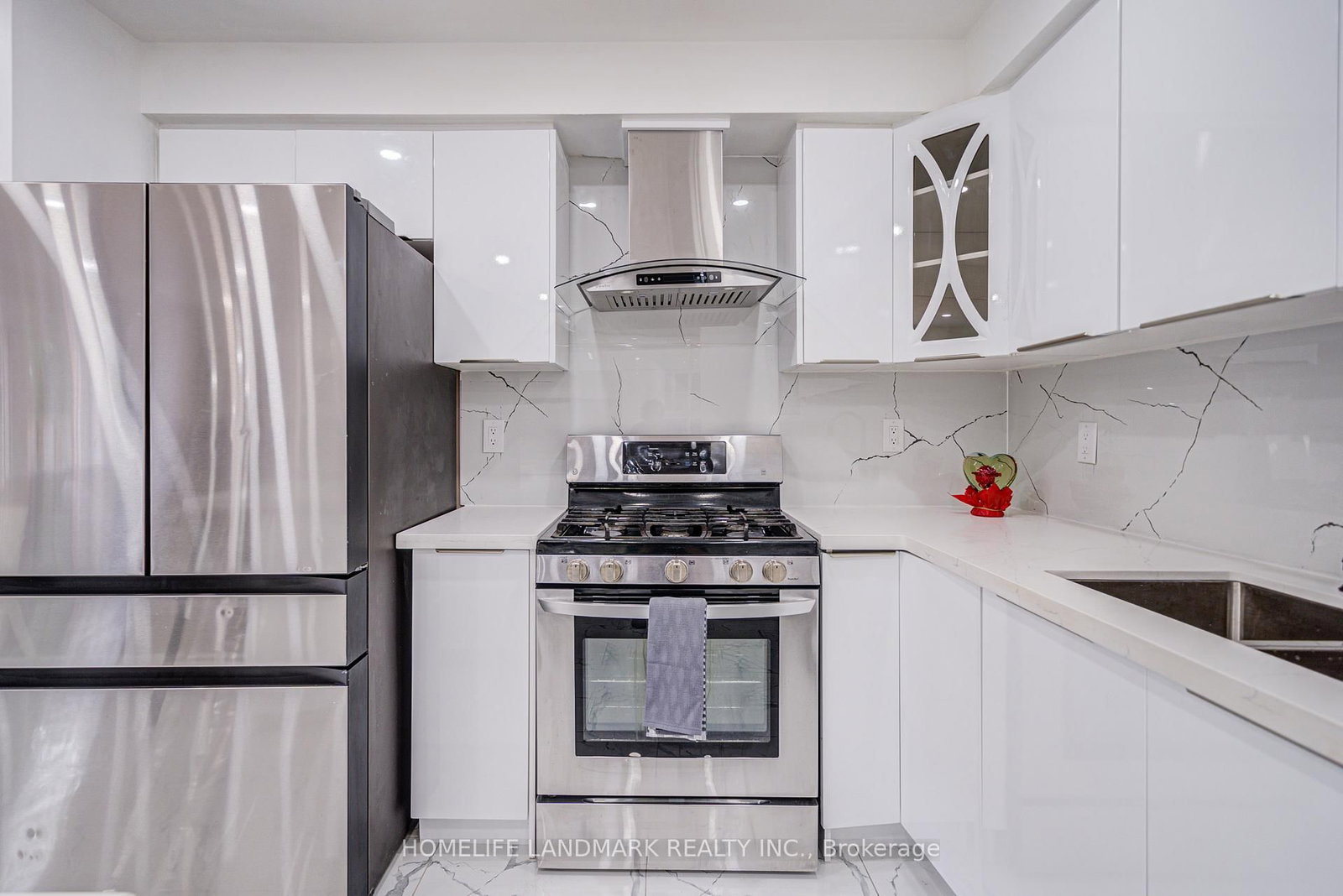 Townhouse for sale at 24 Willow Trail Road, Markham, Ontario, L6E 1V2 - Greensborough - MLS: N12978968