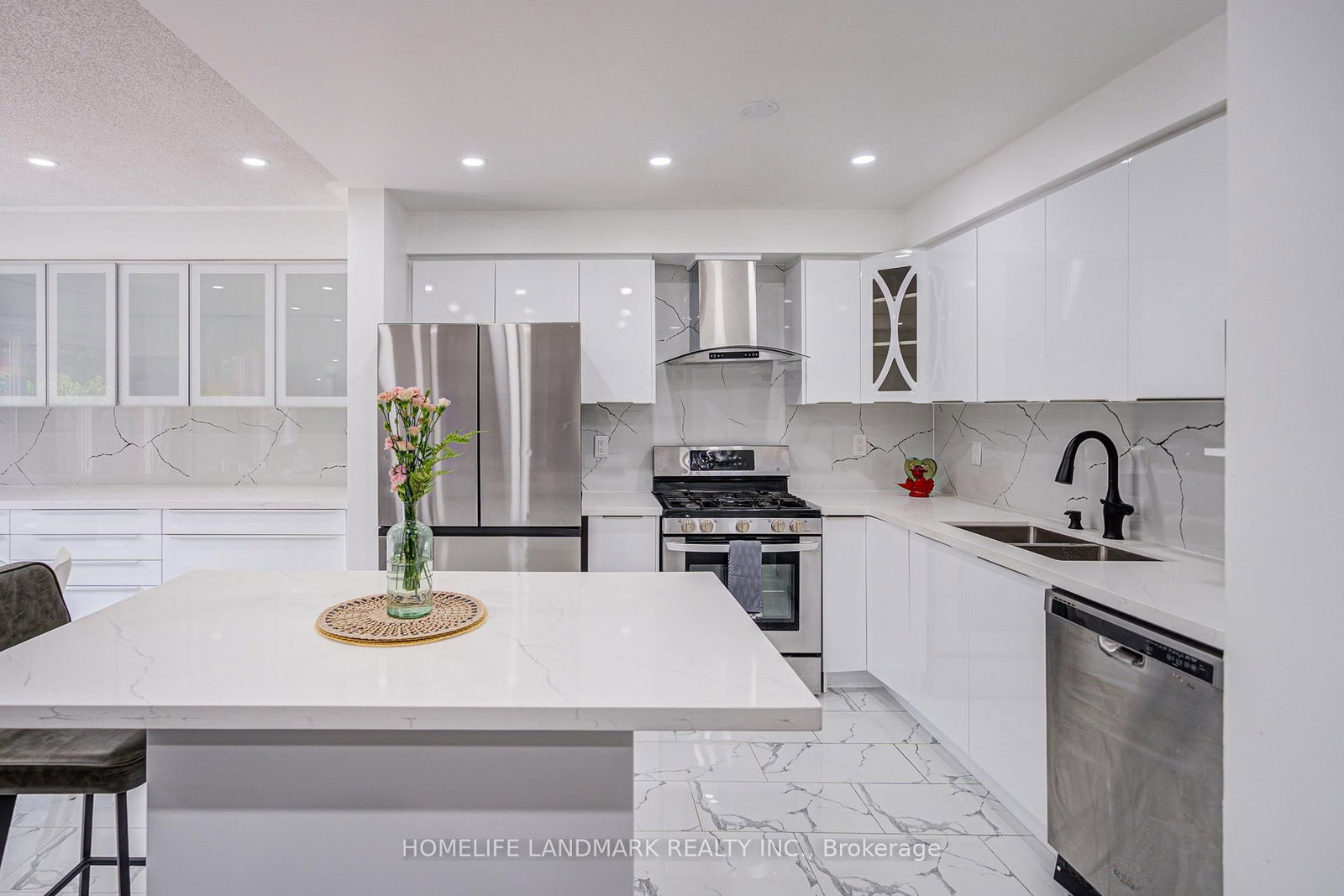 Townhouse for sale at 24 Willow Trail Road, Markham, Ontario, L6E 1V2 - Greensborough - MLS: N12978968