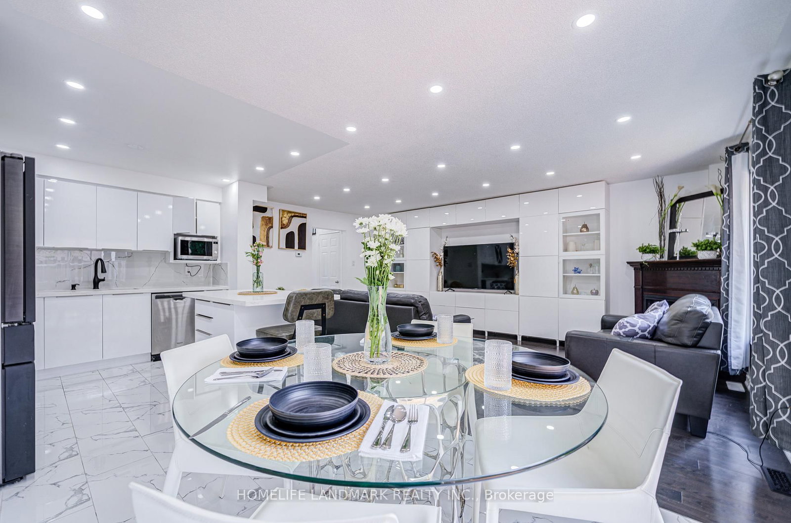 Townhouse for sale at 24 Willow Trail Road, Markham, Ontario, L6E 1V2 - Greensborough - MLS: N12978968