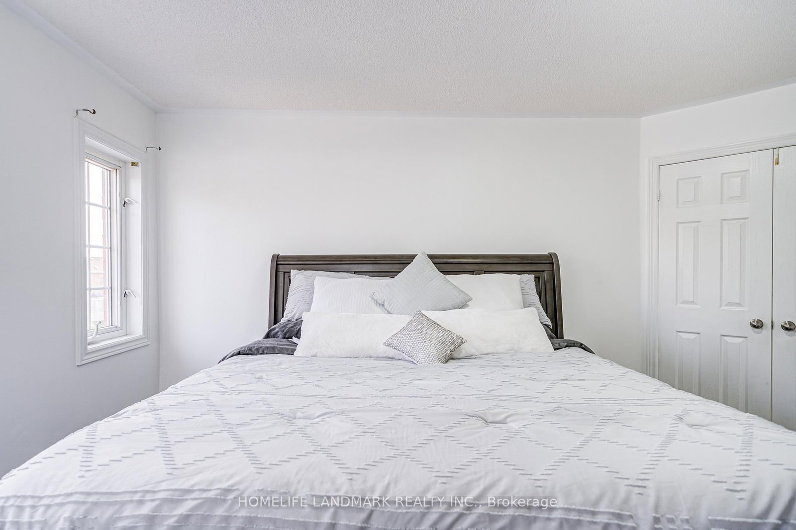 Townhouse for sale at 24 Willow Trail Road, Markham, Ontario, L6E 1V2 - Greensborough - MLS: N12978968