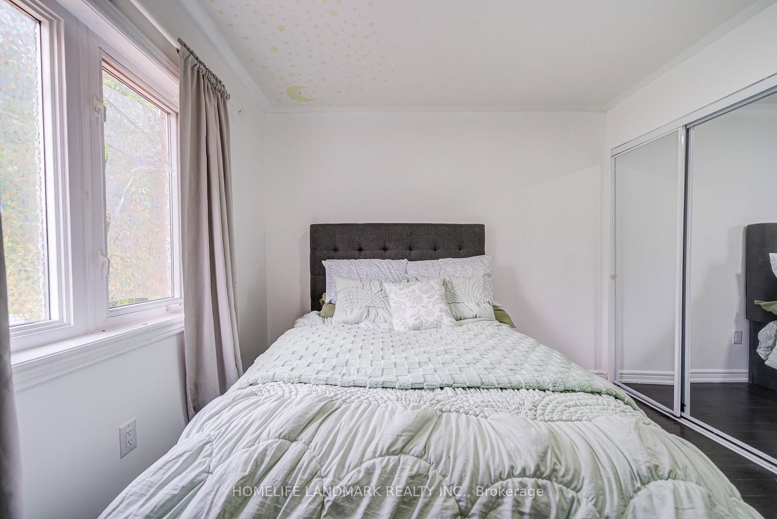 Townhouse for sale at 24 Willow Trail Road, Markham, Ontario, L6E 1V2 - Greensborough - MLS: N12978968