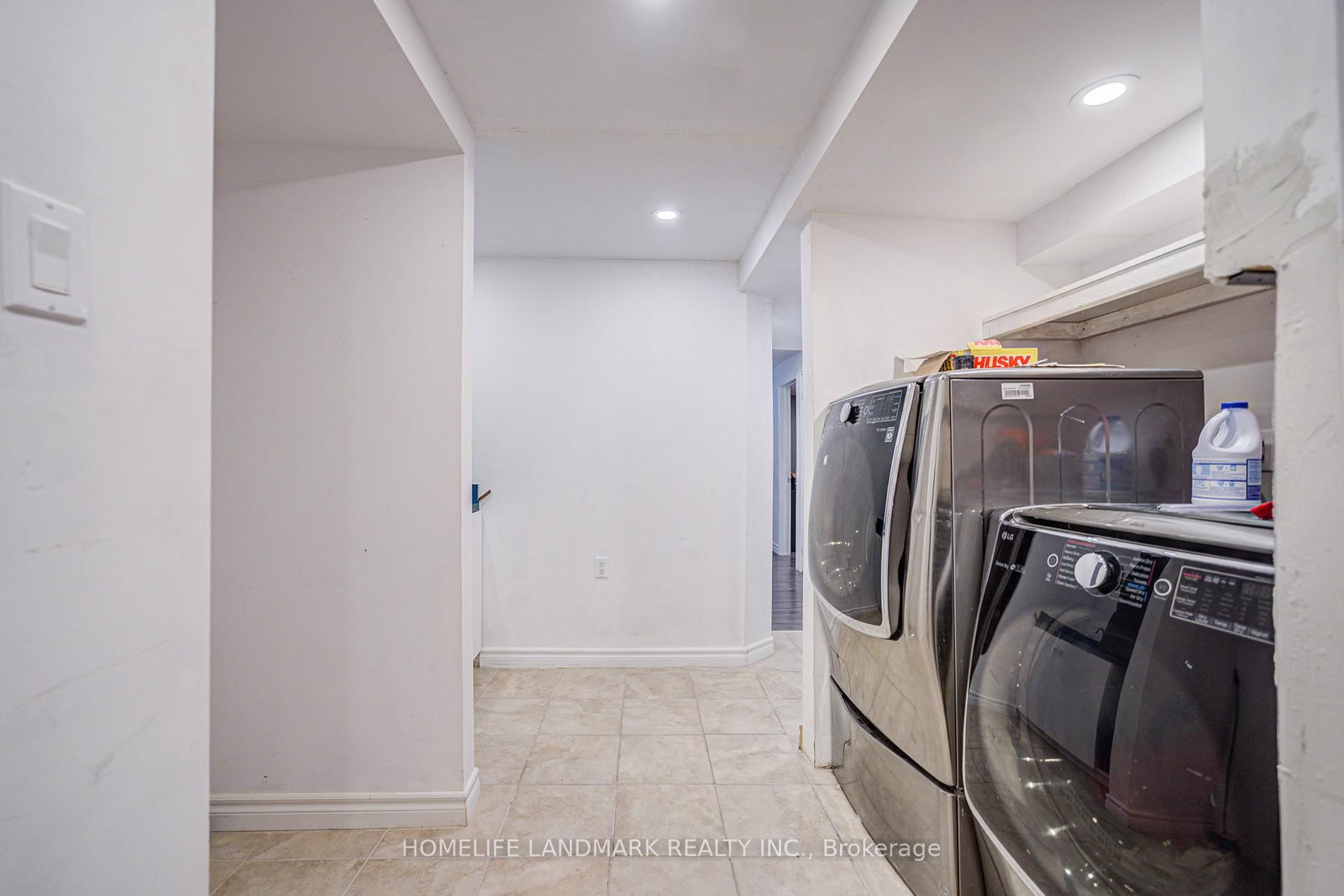 Townhouse for sale at 24 Willow Trail Road, Markham, Ontario, L6E 1V2 - Greensborough - MLS: N12978968