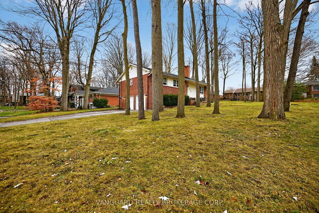 142 Beechwood Crescent