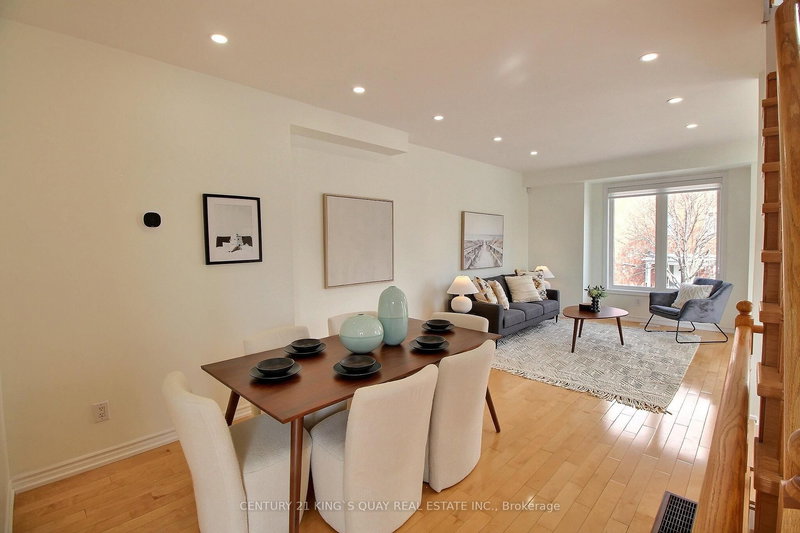 40 Leitchcroft Cres, Markham, L3T 7W1 | Image 3